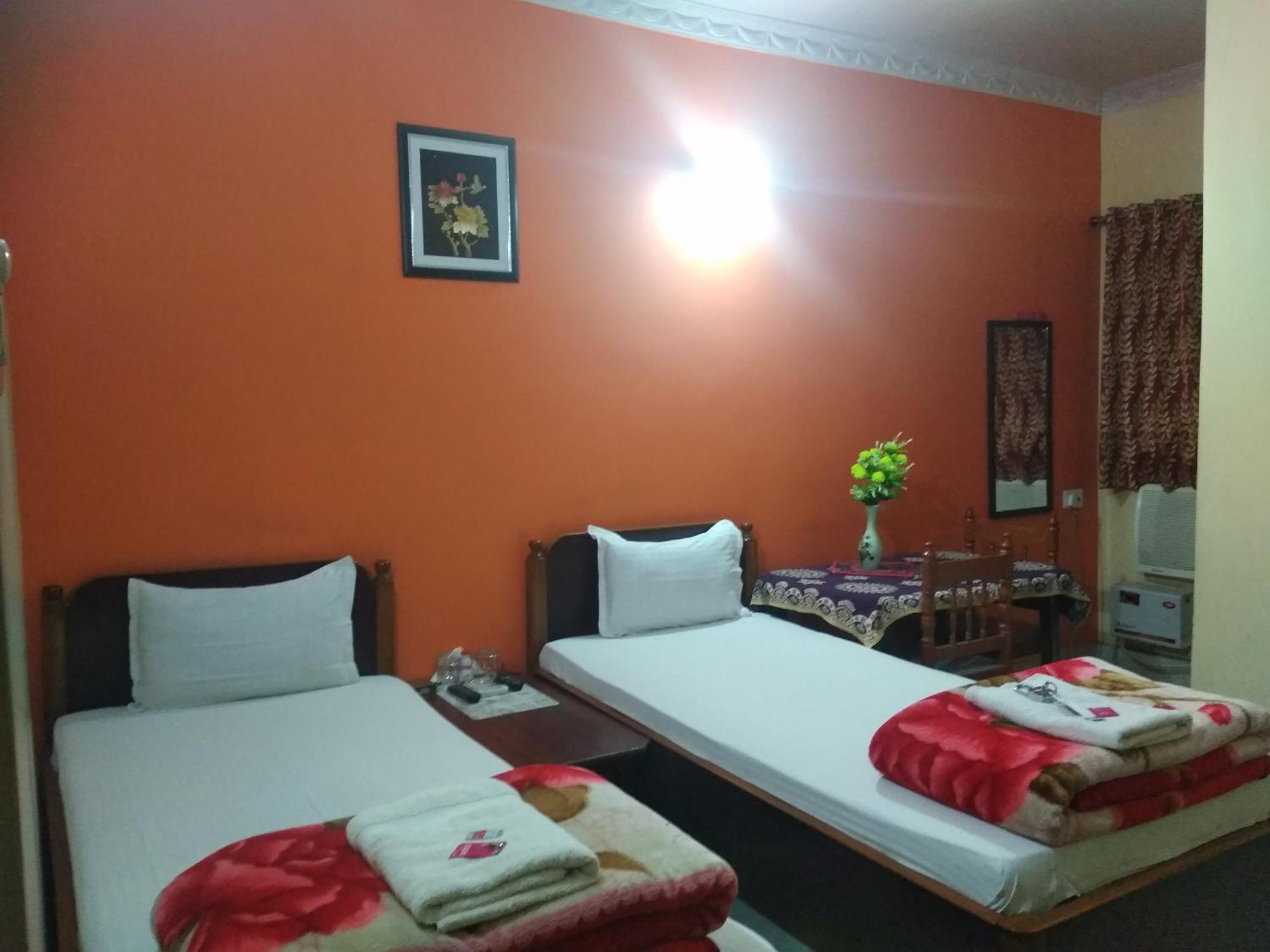 Hotel Chandrakala Regency 300 Meters From Dhanbad Railway Ngoại thất bức ảnh