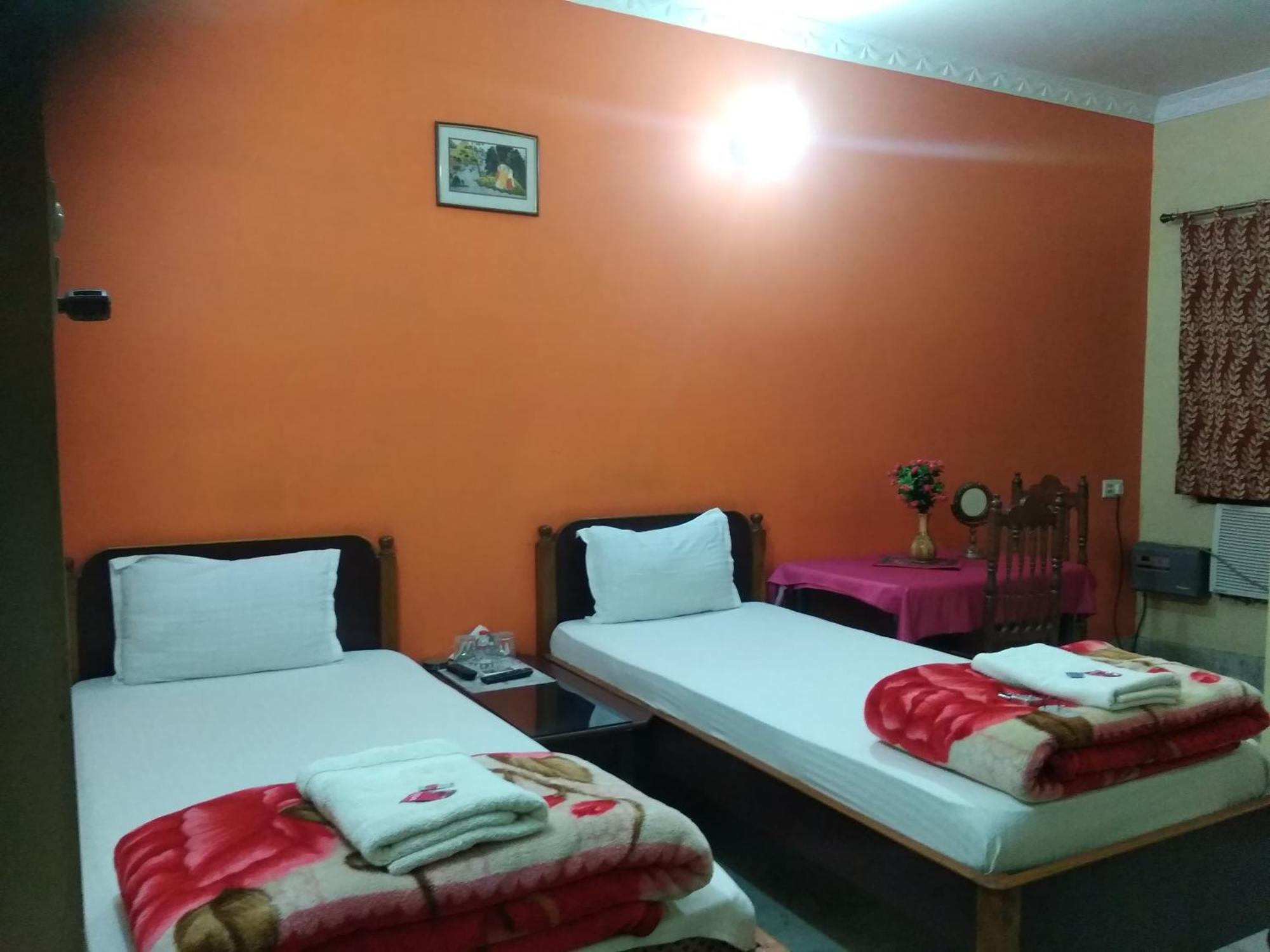 Hotel Chandrakala Regency 300 Meters From Dhanbad Railway Ngoại thất bức ảnh