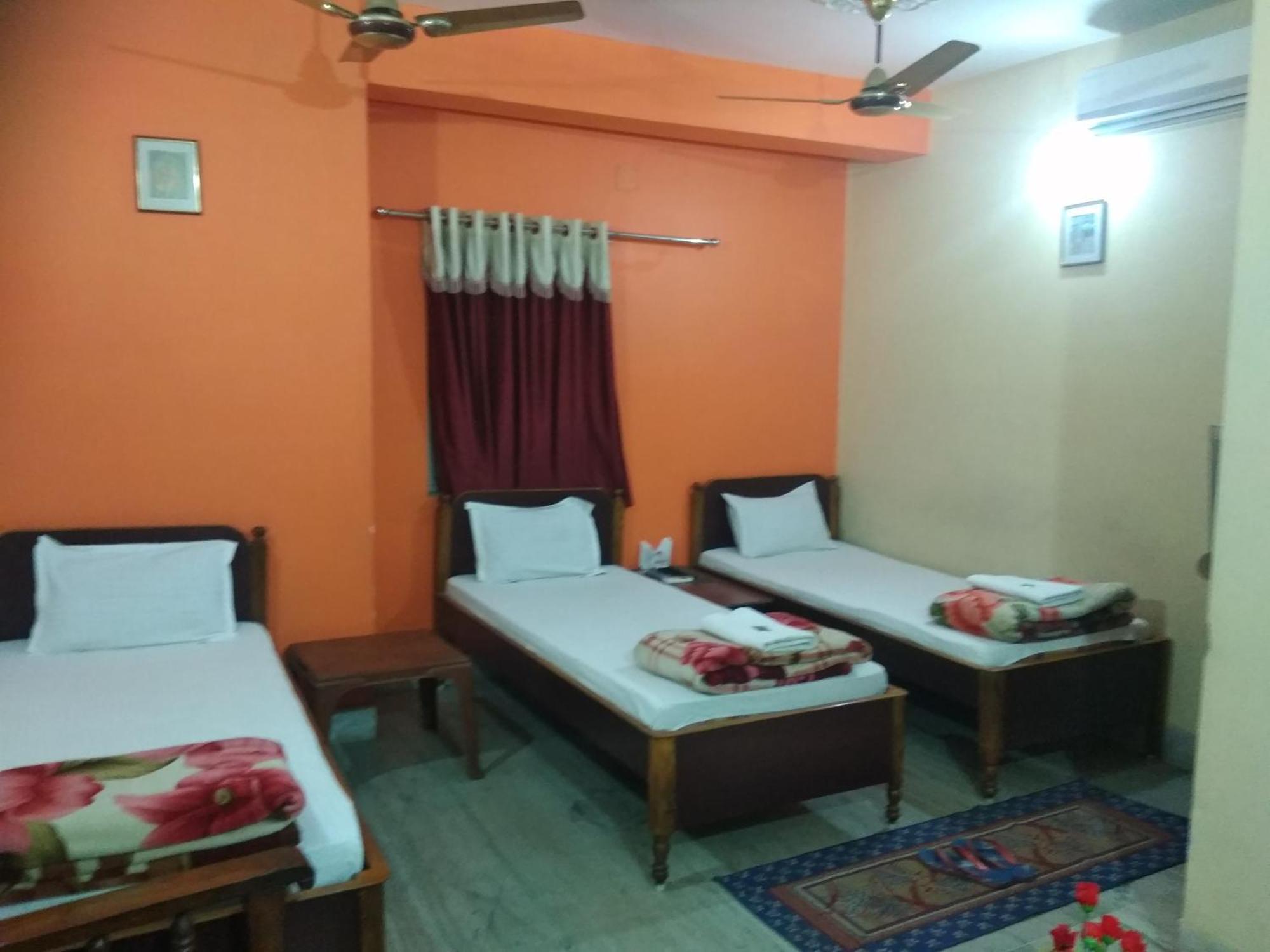 Hotel Chandrakala Regency 300 Meters From Dhanbad Railway Ngoại thất bức ảnh